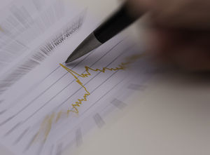 Chart: Investments sollten besser selbst gemangt werden (Foto: pixelio.de/Sturm)