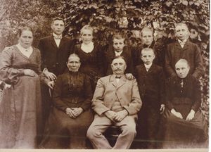 Generationenbild: Mythen schaffen Bindung zur Familie (Foto: pixelio.de)