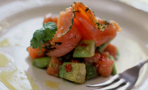 Gravad Lachs mit Avocado (Foto: Scandinavian Horndahl Co)