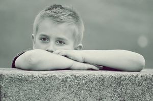 Junge: Depressionen nehmen bei Kindern zu (Foto: Nicole Celik/pixelio.de)