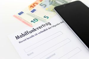 Mobilfunkvertrag: Kunden unterschätzen Kosten (Foto: pixelio.de/Boberach)