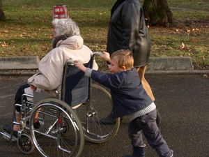 Schwierige Situation für pflegende Angehörige (© silonos - Fotolia.com)