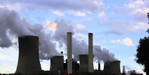 Emissionen: China will Kohlenstoffemissionen reduzieren (Foto: pixelio.de/Rike)