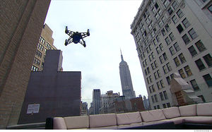 Drohne inmitten von New York: CNN erhält FAA-Erlaubnis (Foto: money.cnn.com)