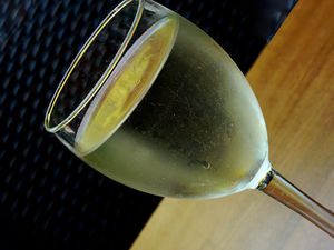 Weißwein: in vielen Fällen Mittel gegen zu viel Stress (Foto: pixelio.de, Lupo) Weißwein: in vielen Fällen Mittel gegen zu viel Stress (Foto: pixelio.de, Lupo)