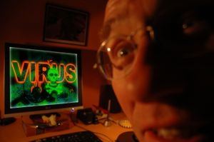 Achtung Virus: oft teuer und zeitintensiv (Foto: Martina Taylor/pixelio.de)