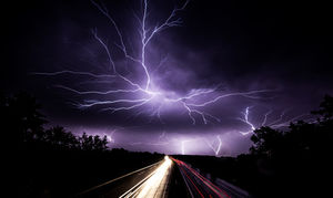 Unwetter: Blitze werden mit Radio-Wellen gemessen (Foto: R. Reischuk/pixelio.de)