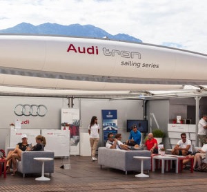 Audi-Showroom: innovative Kostruktion gefragt (Foto: macotechnology.com) Audi-Showroom: innovative Kostruktion gefragt (Foto: macotechnology.com)