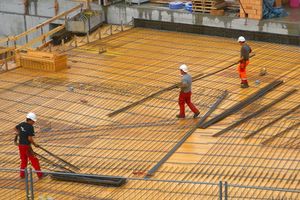 Baustelle: Drittel der Firmen zahlt nach Tarif (Foto: pixelio.de, berggeist007)