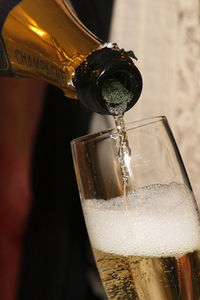 Champagner: Expansionschance wegen schwachem Euro (Foto:pixelio.de/Q.pictures)