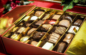 Pralinen: Luftdicht verpackt halten sie länger (Foto: pixelio.de/FotoHiero)