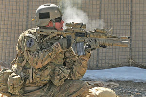 Soldat: Bessere Kugelsicherheit von Vorteil (Foto: flickr.com/DVIDSHUB)