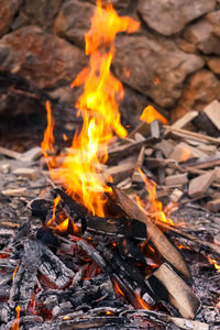 Feuer: Mensch und Roboter arbeiten zusammen (Foto: pixelio.de/twinlili) Feuer: Mensch und Roboter arbeiten zusammen (Foto: pixelio.de/twinlili)