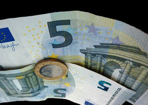 Geld: Umgang problematisch in Beziehungen (Foto: pixelio.de/Lupo)