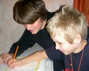 Schüler: Lernen ohne Suchtmittel (Foto: pixelio.de/S. Hofschläger)