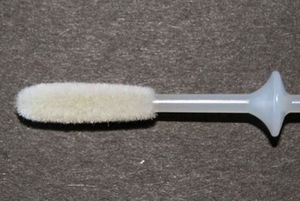 Teststab: Stuhl wird auf Krankheitserreger überprüft (Foto: grandchallenges.org)