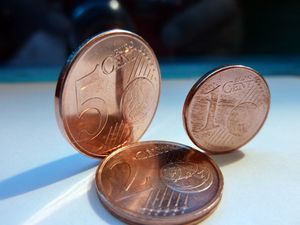 Ein paar Cent: kein guter Ausdruck von Wertschätzung (Foto: Lupo, pixelio.de) Ein paar Cent: kein guter Ausdruck von Wertschätzung (Foto: Lupo, pixelio.de)
