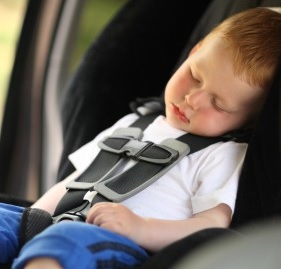 Schlafendes Kind: wird mit Schlafendes Kind: wird mit