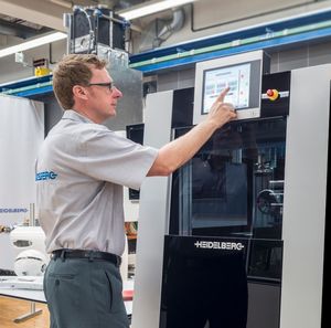 Heideldruck-Mitarbeiter: Unternehmen wieder im Minus (Foto: heidelberg.com)
