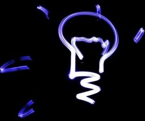 Glühbirne: Investoren soll ein Licht aufgehen (Foto: pixelio.de, JMG) Glühbirne: Investoren soll ein Licht aufgehen (Foto: pixelio.de, JMG)