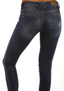 Enge Jeans: Gefahr für die Gesundheit (Foto: pixelio.de, Q.pictures) Enge Jeans: Gefahr für die Gesundheit (Foto: pixelio.de, Q.pictures)