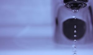 Trinkwasser: Sauberkeit mit Licht zu erreichen (Foto: Ivi/pixelio.de) Trinkwasser: Sauberkeit mit Licht zu erreichen (Foto: Ivi/pixelio.de)