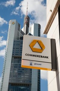 Commerzbank-Tower: Konzern baut faule Kredite ab (Foto: commerzbank.de)