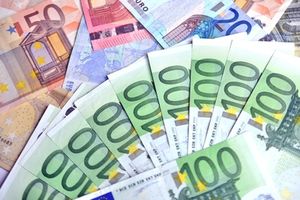 Geld: Websites beliebt für Online-Banking (Foto: Andreas Hermsdorf/pixelio.de)