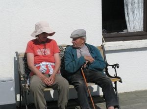 Smalltalk: Facebook ersetzt Parkbank (Foto: Jerzy Sawluk/pixelio.de) Smalltalk: Facebook ersetzt Parkbank (Foto: Jerzy Sawluk/pixelio.de)