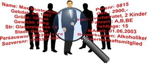 Lupe: Ohne persönliche Daten geht nichts (Foto: pixelio.de/Martin Bergien)