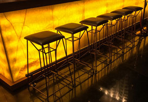 Bar: Niemand will ausgestorbene Kneipe besuchen (Foto: pixelio.de/ Rainer Sturm) Bar: Niemand will ausgestorbene Kneipe besuchen (Foto: pixelio.de/ Rainer Sturm)