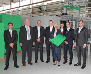 POLYTEC-Management mit Auftraggeber und Partnern (Foto: POLYTEC GROUP)