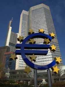 EZB: Richtlinien setzen Banken unter Druck (Foto: pixelio.de, Ingo Heemeier)