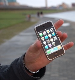 iPhone: Hacker-Angriff als Gefahr für Nutzer (Foto: pixelio.de, Lars Mikloweit) iPhone: Hacker-Angriff als Gefahr für Nutzer (Foto: pixelio.de, Lars Mikloweit)