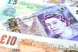 Pfund: Gesundheitssystem stark hintergangen (Foto: pixelio.de/Andreas Hermsdorf) Pfund: Gesundheitssystem stark hintergangen (Foto: pixelio.de/Andreas Hermsdorf)