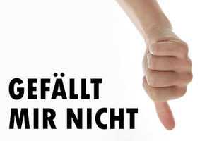 Daumen runter: Viele junge Leute bleiben offline (Foto: Tim Reckmann/pixelio.de) Daumen runter: Viele junge Leute bleiben offline (Foto: Tim Reckmann/pixelio.de)