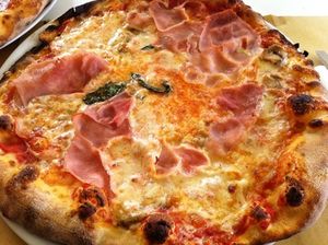 Pizza: privat Gekochtes für Touristen (Foto: pixelio.de, Rolf Kutschenreiter)