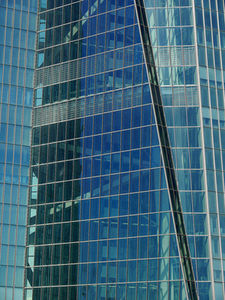 Tower: Zentralbanken verkaufen weltweit Fremdwährungen (Foto: pixelio.de/Lupo)
