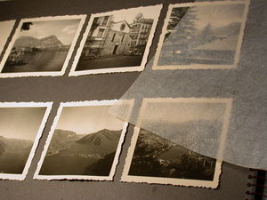 Album: Erinnerungen online teilen, ist gut (Foto: Heinz Hasselberg/pixelio.de) Album: Erinnerungen online teilen, ist gut (Foto: Heinz Hasselberg/pixelio.de)