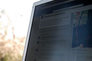 Monitor: Facebook will für Blinde nachbessern (Foto: flickr.com/Health Gauge)