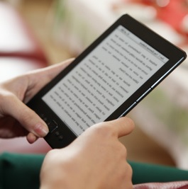 E-Reader: bald eine aussterbende Gattung (Foto: pixelio.de, Julien Christ)