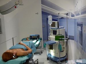 Operation: Roboter müssen mit Sensor fühlen (Foto: Dieter Schütz/pixelio.de)