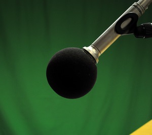 Mikrofon: schwingt mit Graphen deutlich besser (Foto: Esther Stosch, pixelio.de)