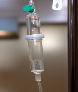 Tropf: Kinder womöglich bald besser behandelbar (Foto: pixelio.de, NicoLeHe)