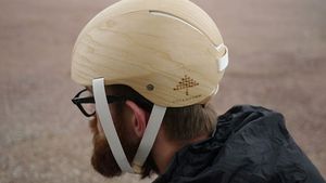 Helm aus Holz: Naturstoffe genauso gut wie Styropor (Foto: cellutech.se) Helm aus Holz: Naturstoffe genauso gut wie Styropor (Foto: cellutech.se)