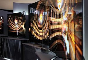 Biegsame Elektronik: OLED-TVs der Zukunft (Foto: flickr.com/Maurizip Pesce) Biegsame Elektronik: OLED-TVs der Zukunft (Foto: flickr.com/Maurizip Pesce)