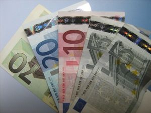 70-Euro-Schein: Fälschungen schnell aufdecken (Foto: pixelio.de/Egon Häbich)