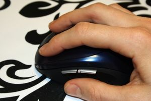 Maus: Mit ein paar Klicks wird oft betrogen (Foto: pixelio.de/Benjamin Klack)