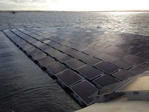 Schwimmende Solarzellen: Themse soll Strom liefern (Foto: thameswater.co.uk)