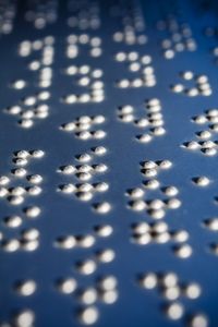 Blindenschrift: hilft Gehirn auf die Sprünge (Foto: Pixelio.de, Andreas Dengs)